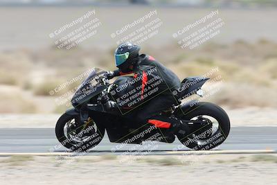 media/May-05-2025-Moto Forza (Mon) [[3c1838c5e5]]/2-B Group/Session 3 (Panning Test Turn 14 Inside)/